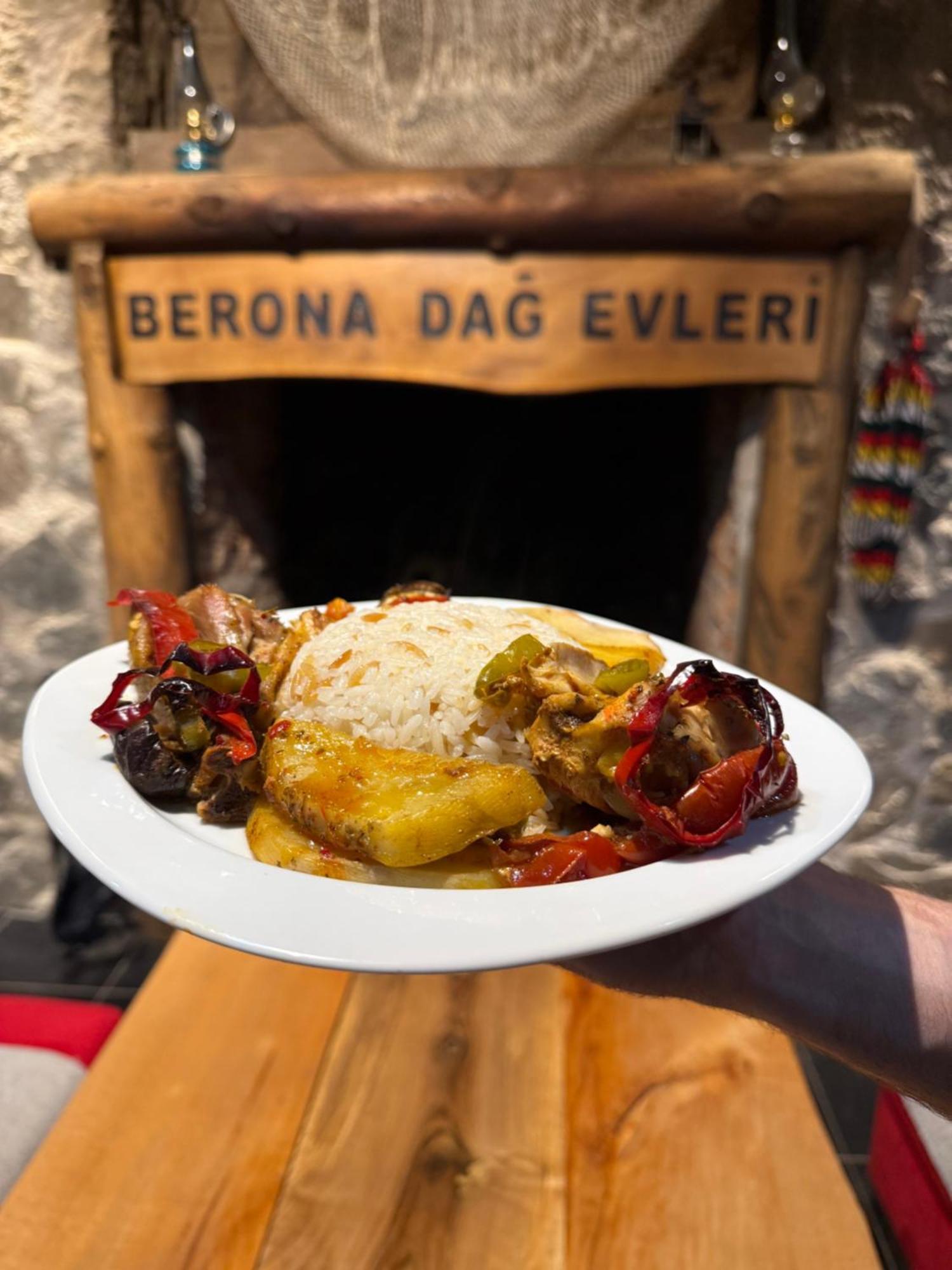 Berona Dag Evleri Çamlıhemşin Esterno foto